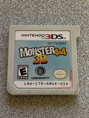 Nintendo 3DS Game Cartridge - White with Blue Label